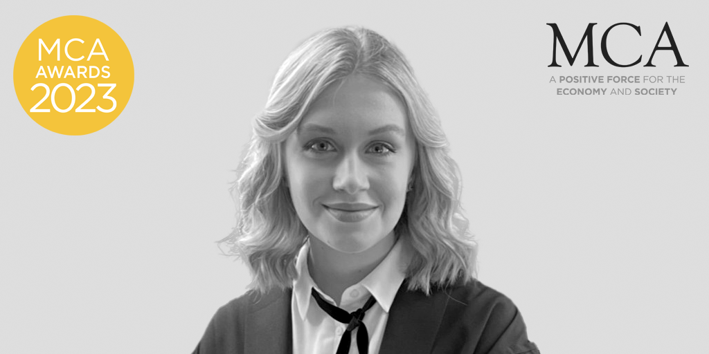Mira Pijselman - EY