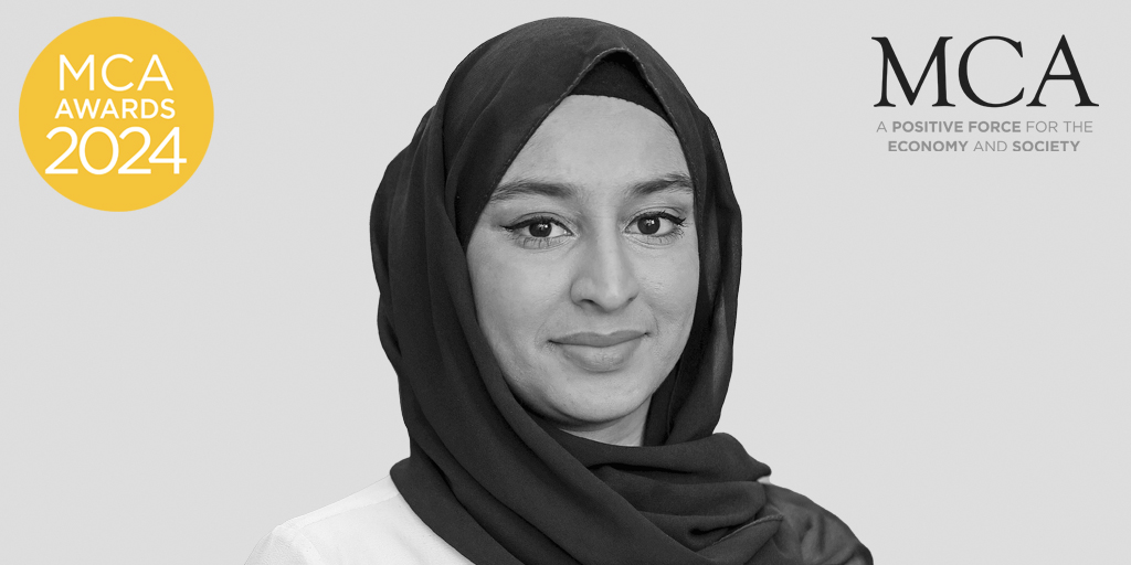 Aiyesha Israr, EY