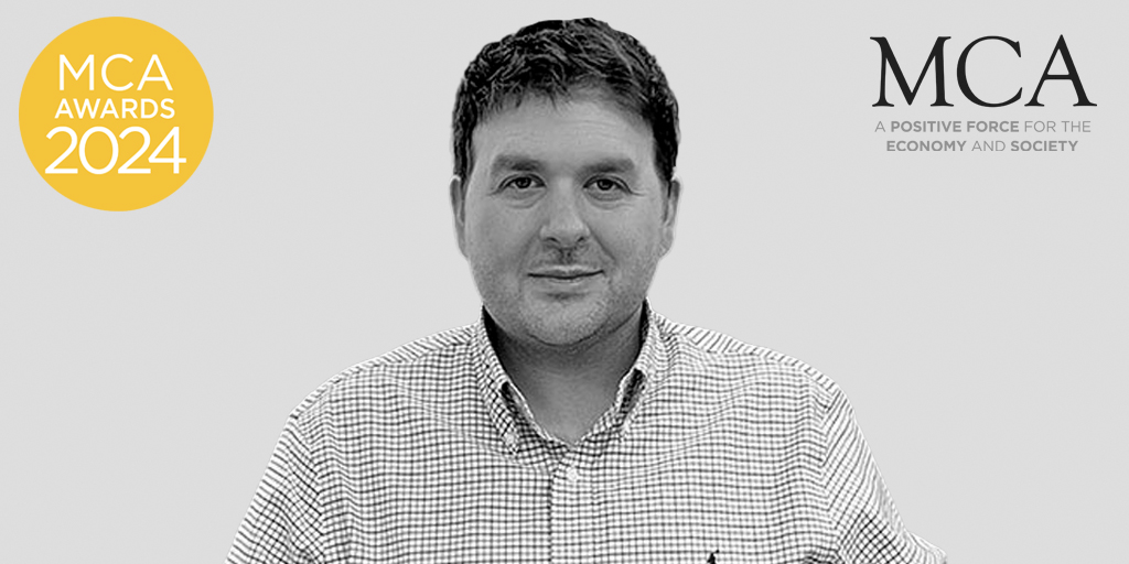 Dr Luke Taylor, Akeso